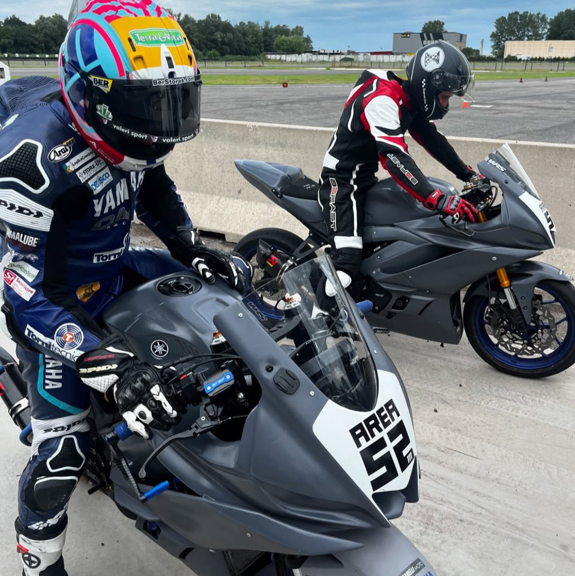 Corso di guida ONE TO ONE con R3 o moto propria 300cc